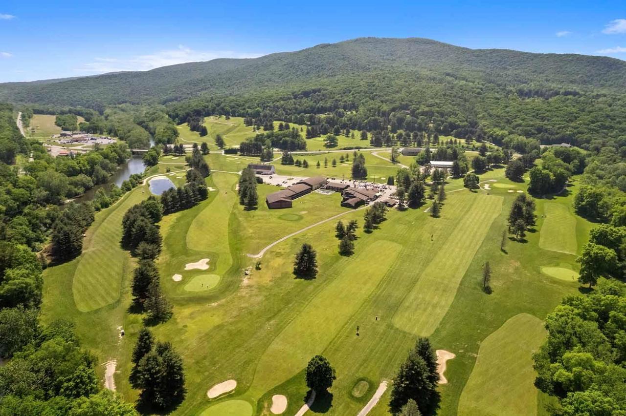 Shadowbrook Resort Tunkhannock Екстер'єр фото
