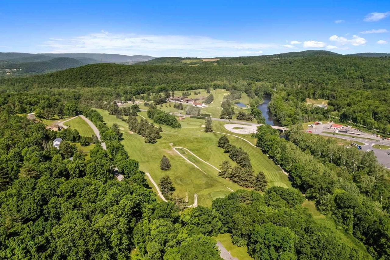 Shadowbrook Resort Tunkhannock Екстер'єр фото