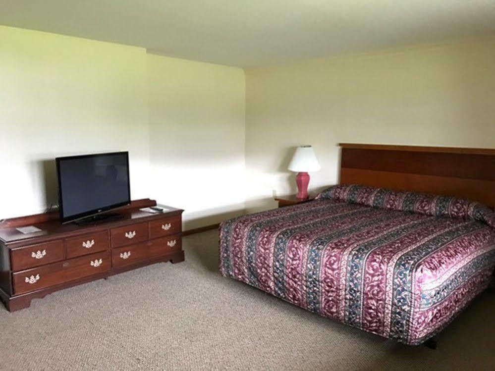 Shadowbrook Resort Tunkhannock Екстер'єр фото